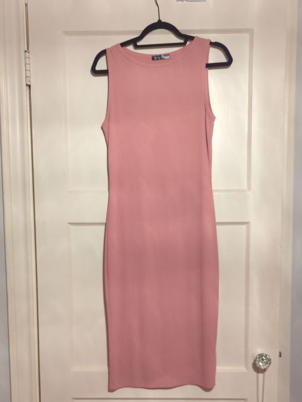 Sleek Sleeveless Midi Dress in Dusty Pink